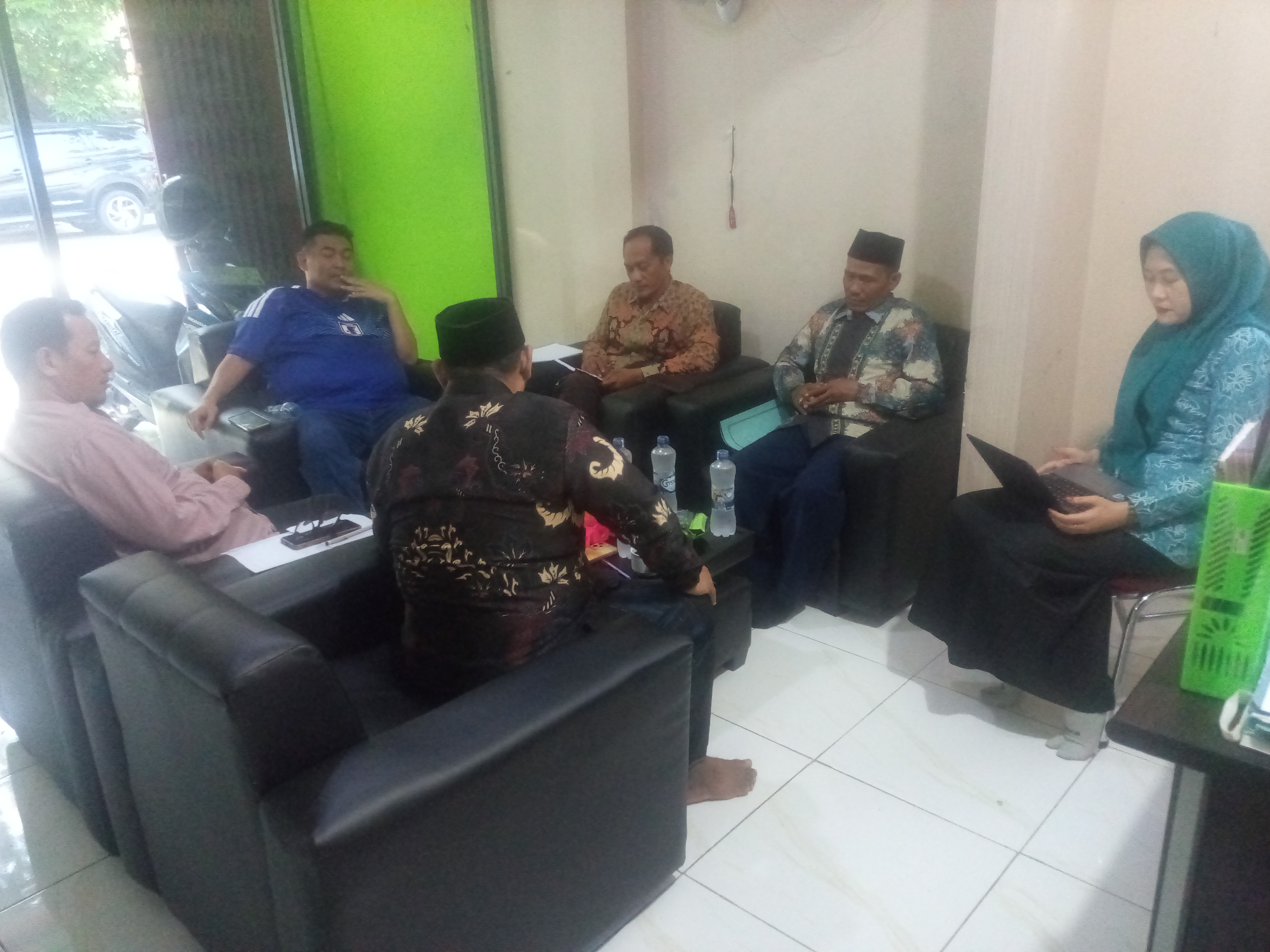 Rapat Rektorat Bersama Ketua Yayasan Sabilillah di Kantor Sekretariat INSA
